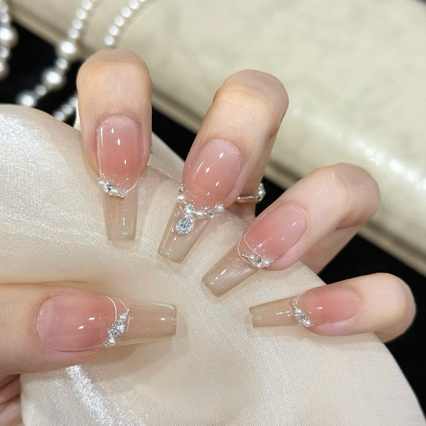 Yuehua | Nude Pink Blush Cat-Eye Press-On Nails