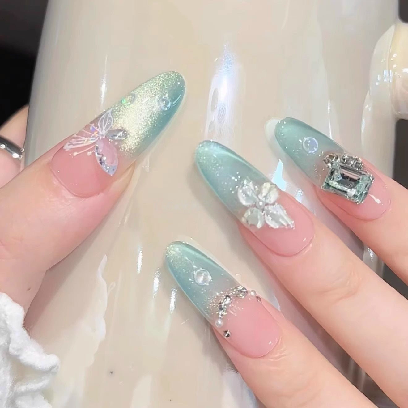 Nanyang Dream | Mint Green Cat-Eye Press-On Nails