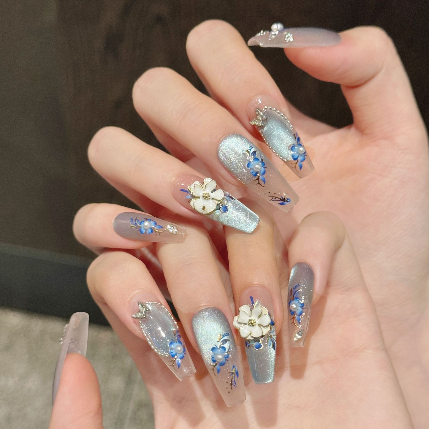 White Porcelain Blue Floral | Gilded Press-On Nails