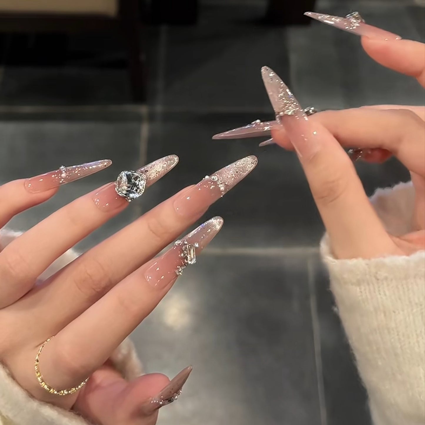 Icy Berry | Peach Cat-Eye Press-On Nails