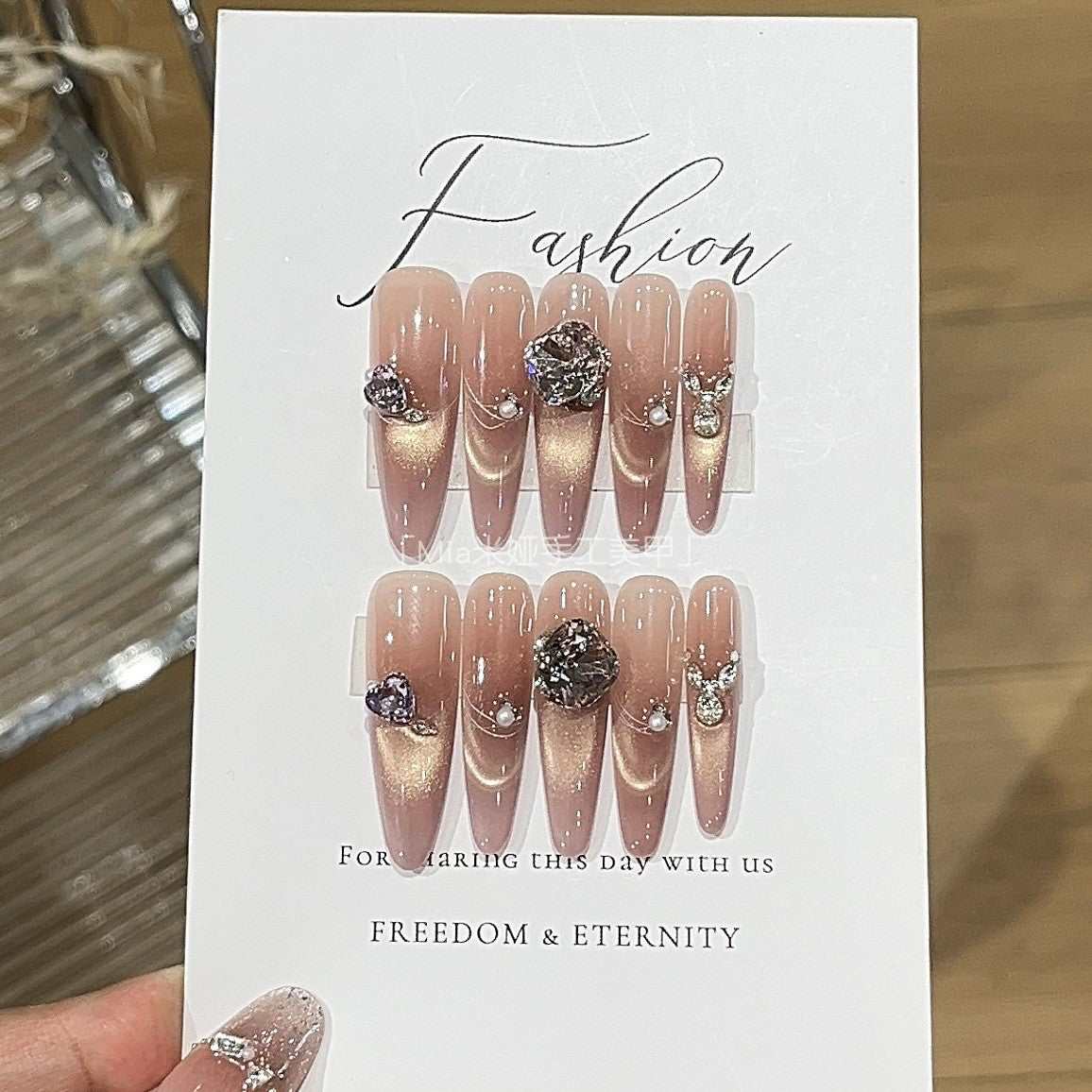 Blushing Mist Rose-Pink Cat-Eye Crystal Press-On Nails — Champagne Glow
