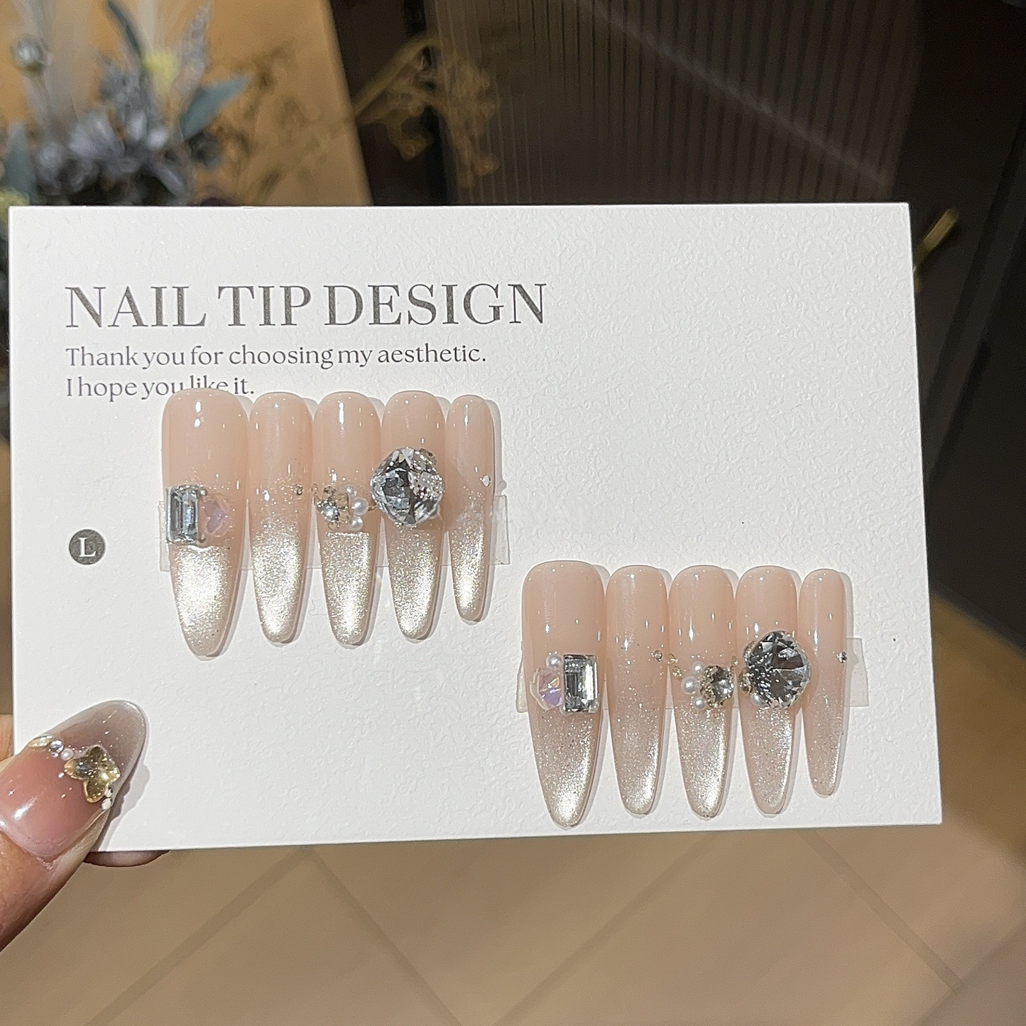 White Chocolate Moonlight | Cat-Eye Press-On Nails