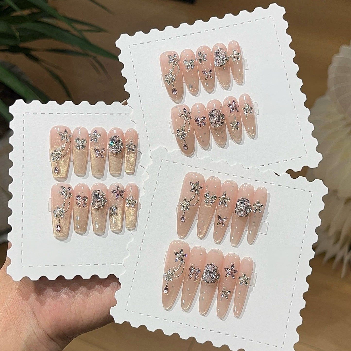 Rosé Glow | Gold Cat-Eye Chain Press-On Nails