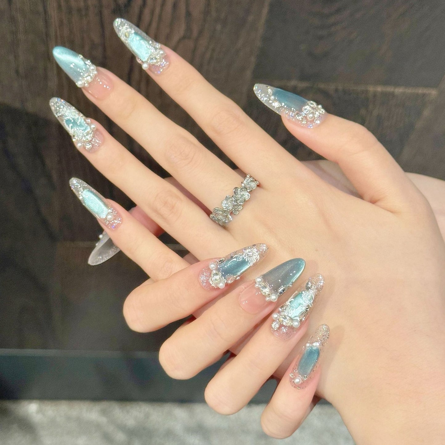 Sayram Lake Icy Blue Cat-Eye Pearl Press-On Nails — Crystal Glow