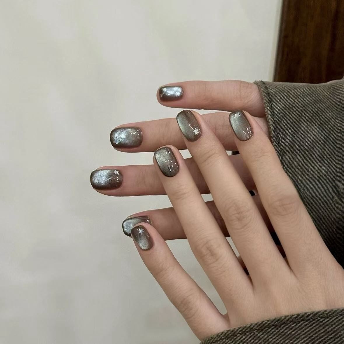 Midnight Stardust Black Cat-Eye Press-On Nails — Silver Star Short Nails (3 Shapes)