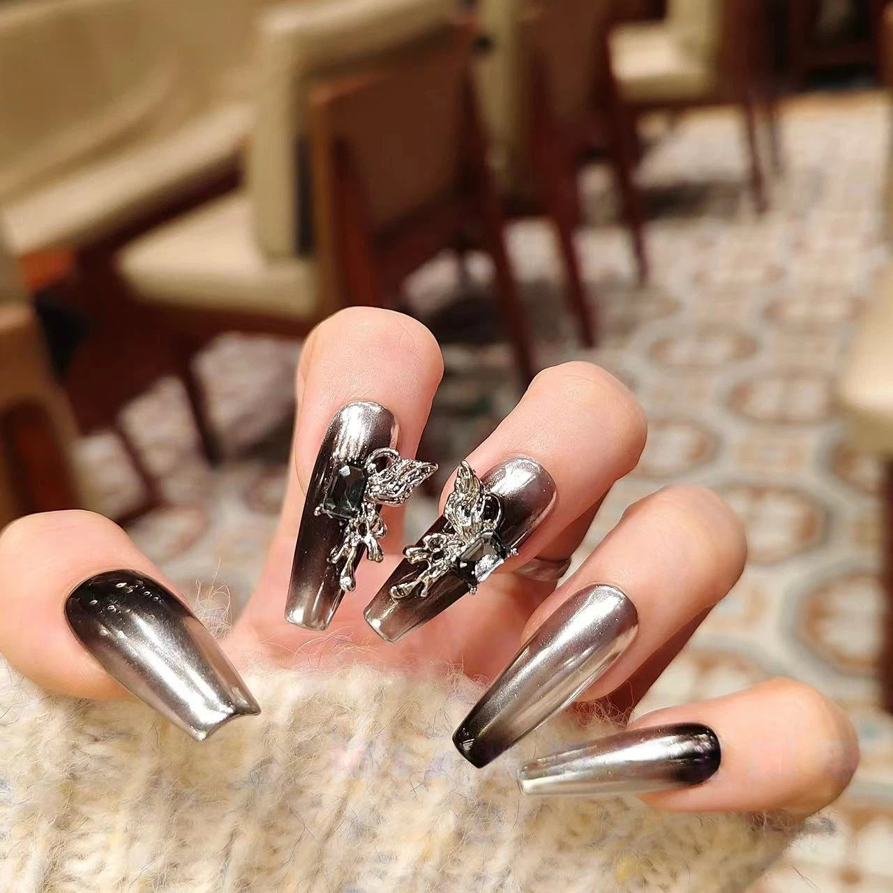 Forbidden Love | Silver-Black Press-On Nails