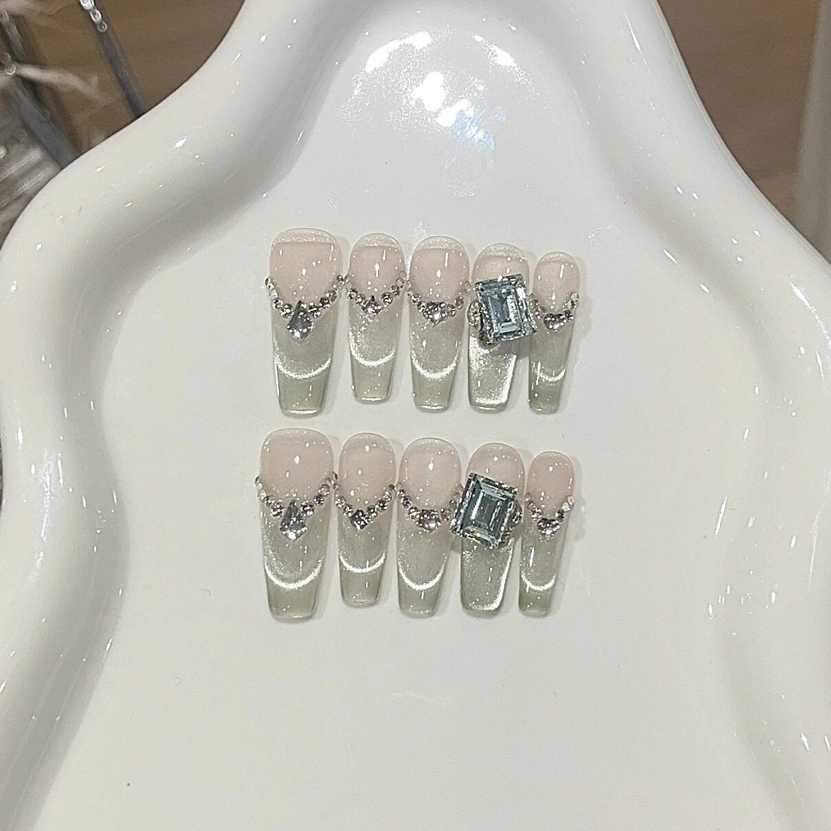 Green Grape Slush | Cat-Eye Press-On Nails