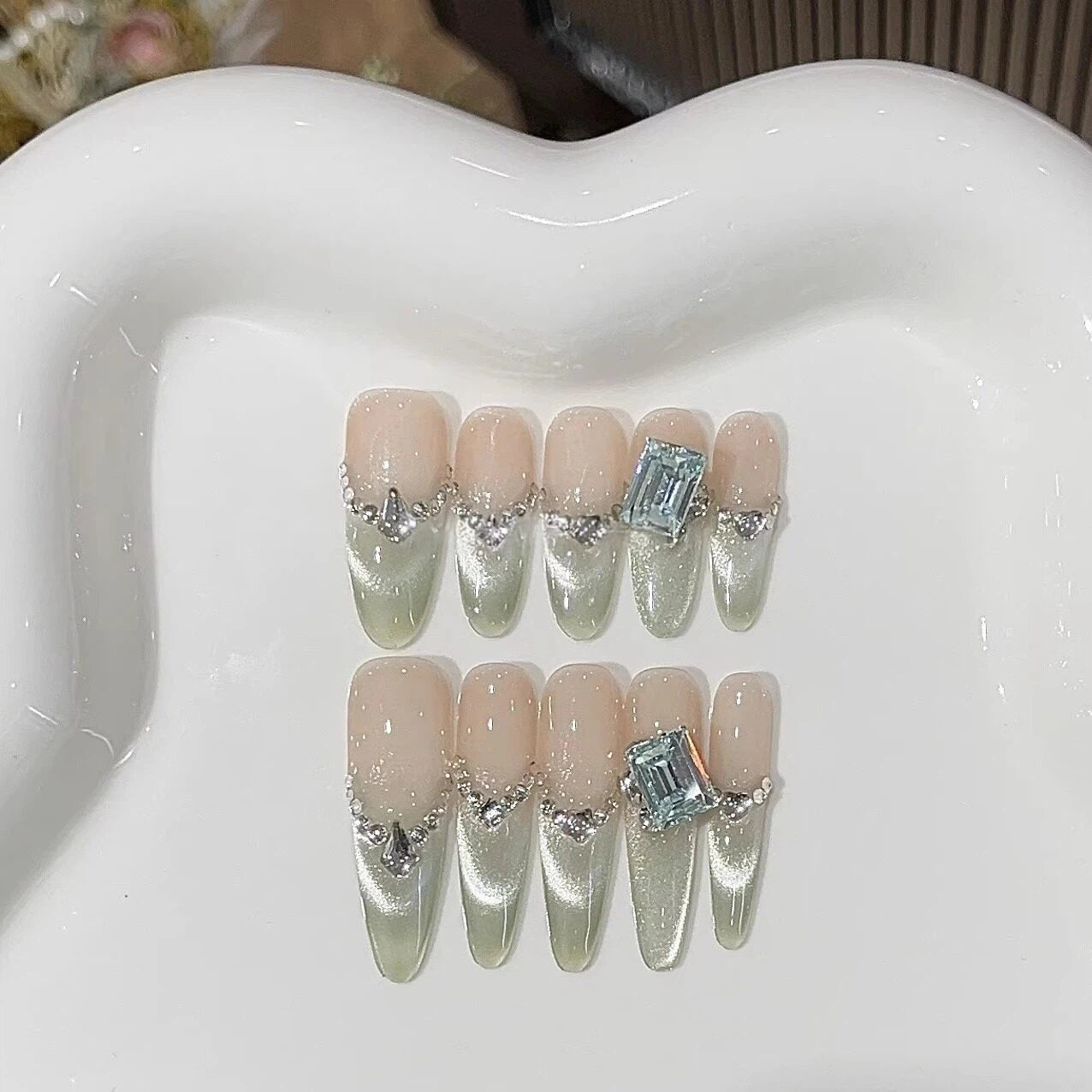 Green Grape Slush | Cat-Eye Press-On Nails
