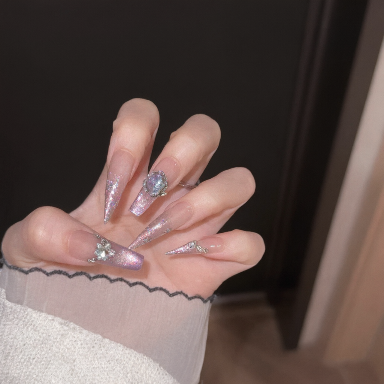 Misty Grape | Cat-Eye Press-On Nails - main product image 4